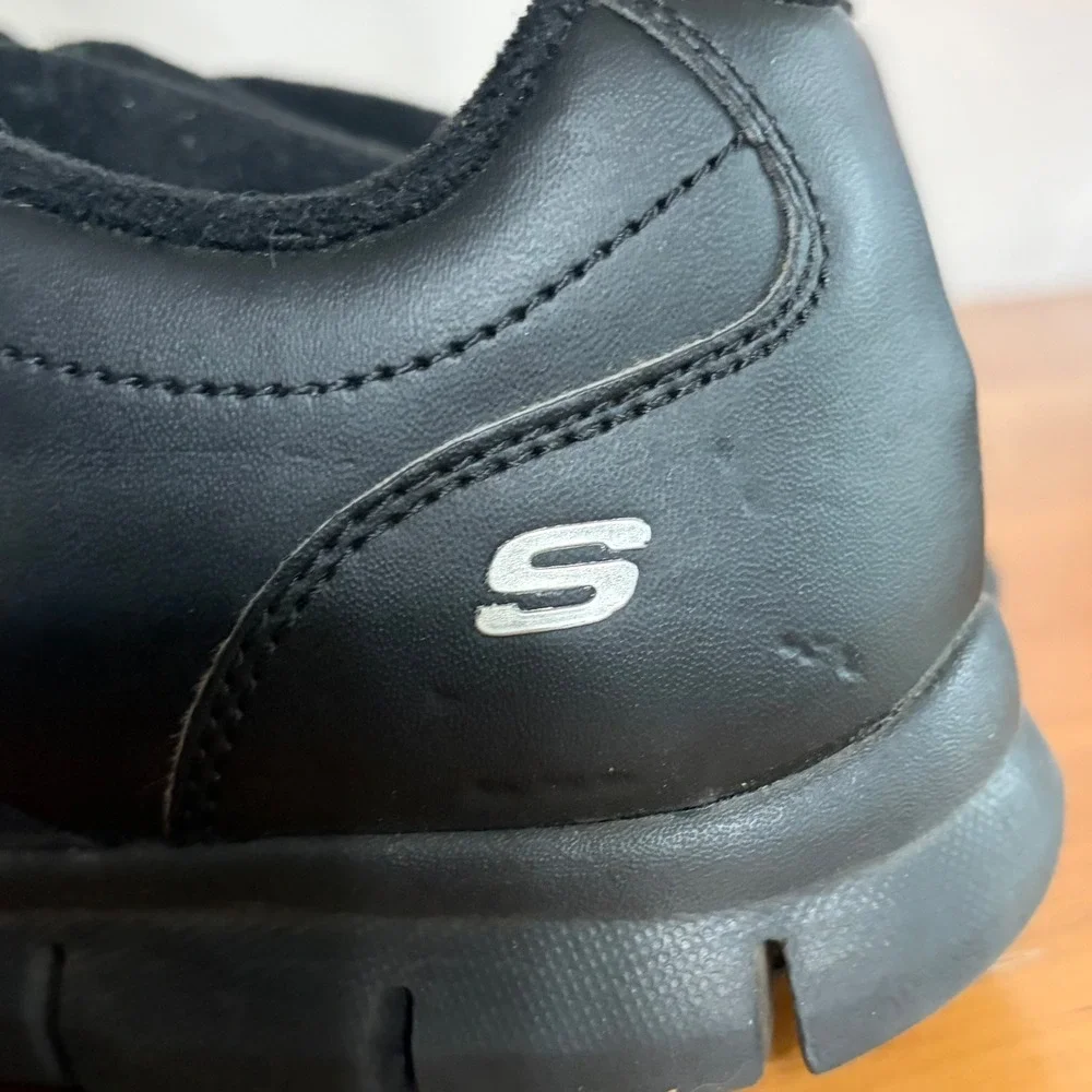Skechers sneakers sleek